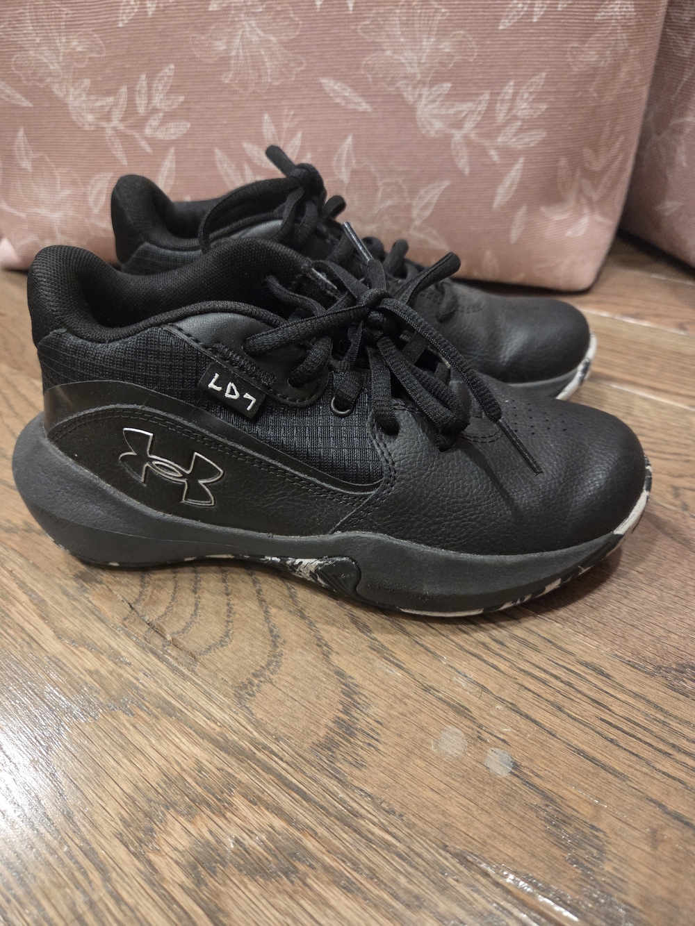 Under Armour Boys Black Athletic Sneakers with Subtle White Accents